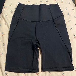 Gap fit, size small, black bike shorts with pockets